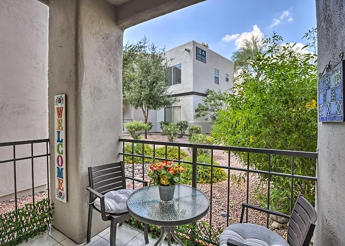 Bright W/ Patio: 8 Mi To Old Town