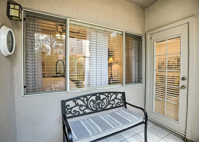 Bright W/ Patio: 8 Mi To Old Town Scottsdale