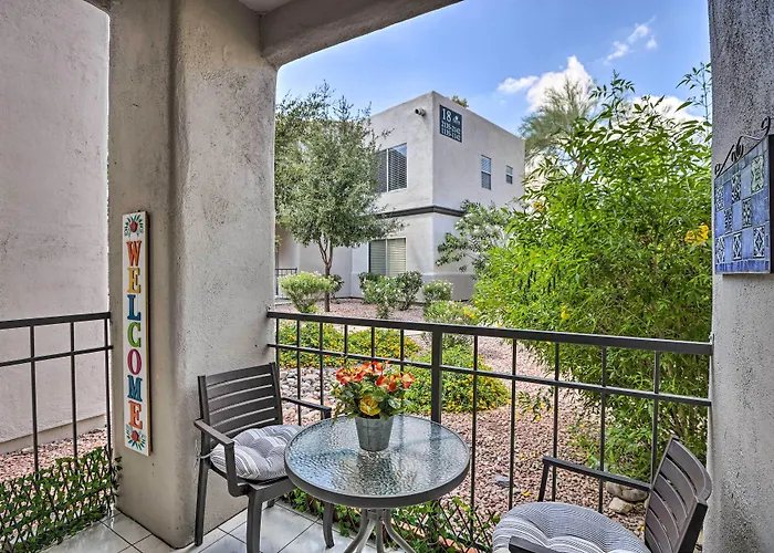 Bright W/ Patio: 8 Mi To Old Town