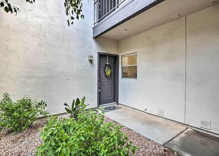 Bright W/ Patio: 8 Mi To Old Town Holiday home Scottsdale