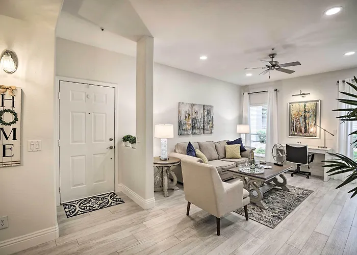 Bright W/ Patio: 8 Mi To Old Town Holiday home Scottsdale
