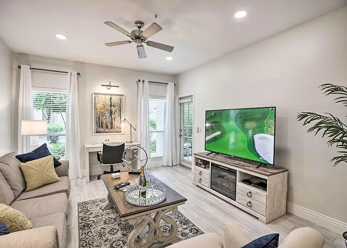 Bright W/ Patio: 8 Mi To Old Town Holiday home